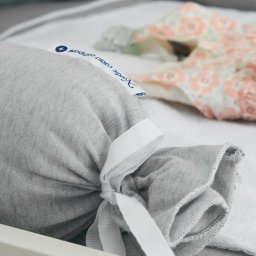 Grey bed bumper / Hoofdbeschermer