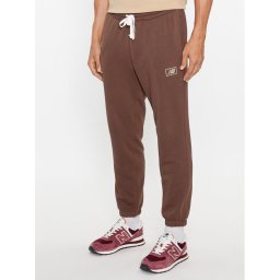 New Balance Долнище анцуг NB Essentials Sweatpant MP33509 Кафяв Regular Fit