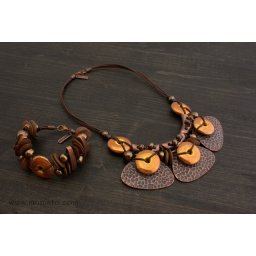 Комплект - дамско колие и гривна