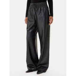 BOSS Панталони от имитация на кожа Talpina 50548123 Черен Relaxed Fit