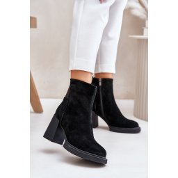 Suede ankle boots on heel insulated with D&A black
