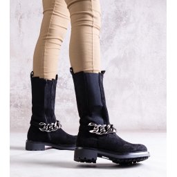 Gemre Black women's ankle boots embellished with a chain Yasarna