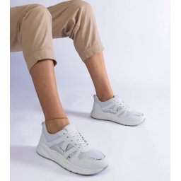 Gemre White sneakers on a thick sole Sierra