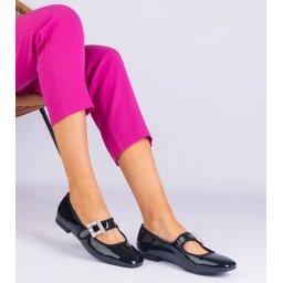 Gemre Black patent ballerinas decorated with a Furseda buckle