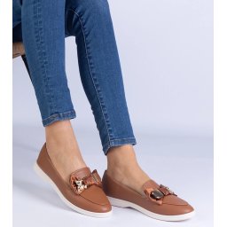 Gemre Brown moccasins decorated with a bow and a golden teddy bear Nensi