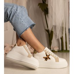 Gemre White-beige sneakers decorated with glitter and a star Taleda