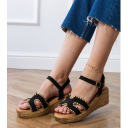 Gemre Black sandals with embroidery on the edges Lurisa