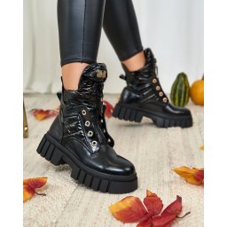 Resti Women's boots in black Selilka