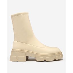 Resti Women's eco-suede boots in beige Classy Girl