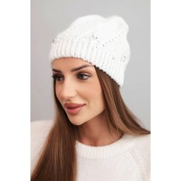 Дамска зимна шапка с кристали
