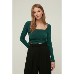 Trendyol Emerald Square Neck Gathered Detailed Fitted/Situated Crop Elastic Knitted Blouse