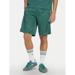 adidas Спортни шорти adicolor JP1031 Зелен Regular Fit