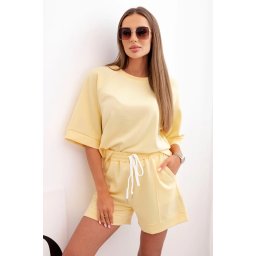 Kesi Włoski Women's butter set with a short-sleeved blouse and shorts with an elastic band yellow