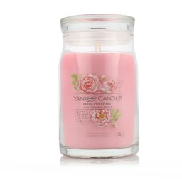 Yankee Candle Signature Praline & Birch Ароматна свещ 567 g тип Fresh Cut Roses
