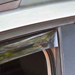 ПРЕДНИ ВЕТРОБРАНИ FARAD ЗА AUDI A4 - SW 2008>