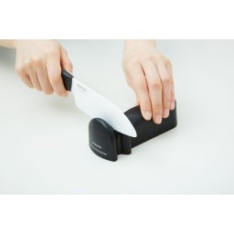 KYOCERA Точило зо керамични и стоманени ножове