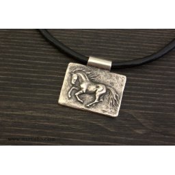 Унисекс колие Кон