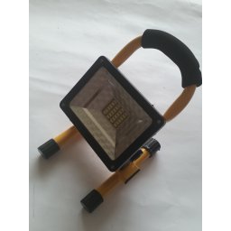 Външен водоустойчив LED прожектор с вграден акумулатор и стойка 20 SMD диода 10W