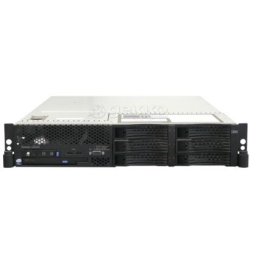 IBM System x3650 с два четириядрени процесора