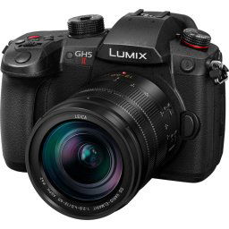 Panasonic Lumix DC-GH5 II Body, 20,3MP + Panasonic 12-60mm f/3.5-5.6 OIS + Panasonic Lumix S 50mm f/1.8