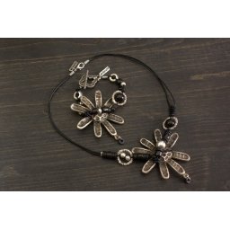 Комплект - дамско колие и гривна