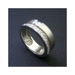 Anel de Ouro Branco com 22 Diamantes