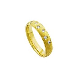 Aliança Anatômica de Ouro 18k 750 com 6 Brilhantes de 2.25 Pontos Largura 4.50mm Altura 1.80mm