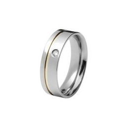 Aliança em aço inox confort reta 6mm com um filete de ouro na lateral e pedra de zircônia de 2mm