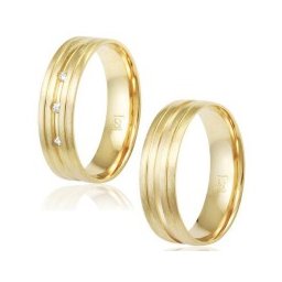 Aliança Folheada a Ouro Reta 6 mm com 3 Frizos / Aliança Folheada a Ouro Reta 6 mm com 3 Frizos e 3 Pedras de Zircônia de 1.5 mm