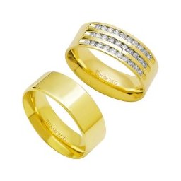 Aliança Anatômica Light de Ouro 18k 750 Largura 7.50mm Altura 1.80mm / Aliança Anatômica de Ouro 18k 750 com 30 Brilhantes de 2.25 Pontos Largura 7.50mm Altura 1.80mm