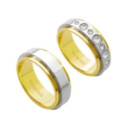 Aliança de Ouro e Ouro Branco 18k 750 Largura 7.00mm Altura 2.20mm / Aliança de Ouro e Ouro Branco 18k 750 com 3 Brilhante de 11.00Pontos e 4 Brilhantes de 2.25Pontos Largura 7.00mm Altura 2.20mm
