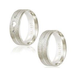 Aliança de Prata 925 Reta 7mm Frizo Central e Rebaixo Lateral Alta / Aliança de Prata 925 Reta 7mm com Coração Vazado e 2 Pedras de Zircônia