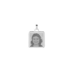 Pingente de Ouro Branco com foto gravada / Fotogravação 9.2 mm x 9.2 mm / 0.35 g
