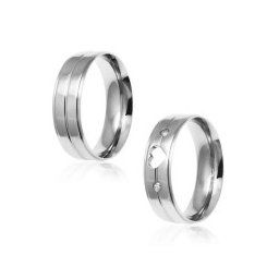 Aliança em Aço Inox Reta 7 mm com Frizo Central Rebaixo Lateral / Aliança em Aço Inox Reta 7 mm com Coração Vazado e Pedra de Zircônia de 1,5 mm