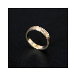 Aliança Anatômica de Ouro 2k 750 e Ouro Branco 2k 0750 Largura 5.0mm Espessura 1.5mm com 2 Diamantes de 2 Ponto