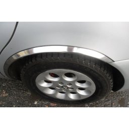 lemy blatníku Alfa Romeo 156