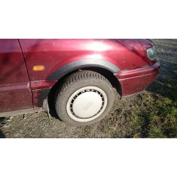 Plastové lemy blatníku VW Passat B4 1993-1996