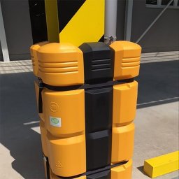 Černý plastový extender pro chránič sloupů McCue - 26 x 110 x 12,5 cm