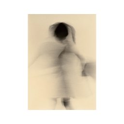 Paper Collective designové moderní obrazy Blurred Girl (50 x 70 cm)
