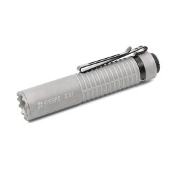SPERAS svítilna E21 dobíjecí, kompaktní, 2000 lumenů, 322 metrů, IP68 TITAN