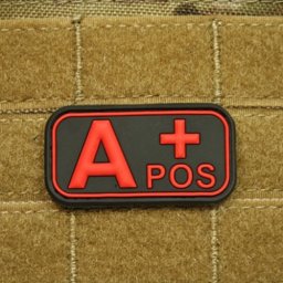 JACKETS TO GO nášivka KREV A POS plast ČERNÁ/ČERVENÁ