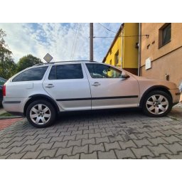 Plastové prahy a lemy Škoda Octavia 2 2004-2012