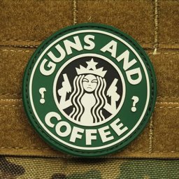 JACKETS TO GO nášivka GUNS AND COFFEE plast ZELENÁ