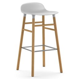 Výprodej Normann Copenhagen designové barové židle Form Barstool Wood (65 cm) - skořepina bílá, podnož přírodní dub