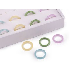 Sada plastových prstenů v krabičce, barva 1 mix jednobarevný
