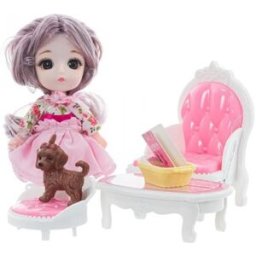 Tulimi Panenka Mili v obývacím pokoji