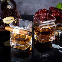 Skleničky na whiskey - unikátní skleněná sklenice s držákem na doutník 260ml