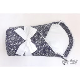 Rychlozavinovačka s volánem a krajkou a mašlí - vzor srdíčka a ptáčci na tmavomodré