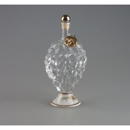Hrozen s porcelánem