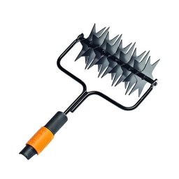 Fiskars QuikFit provzdušňovač trávníku 136524-1000689 provzdušňovač 36524-1000689